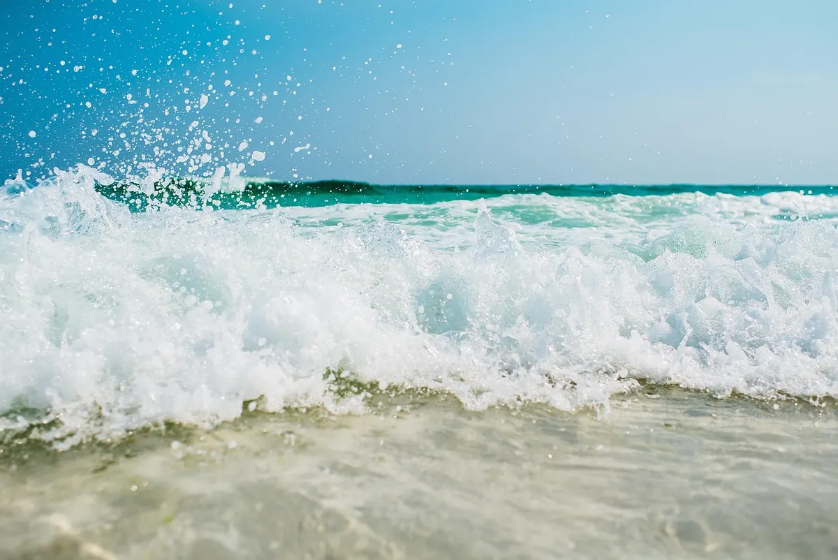 How to Read a UK Tide Table: A Beginner's Guide